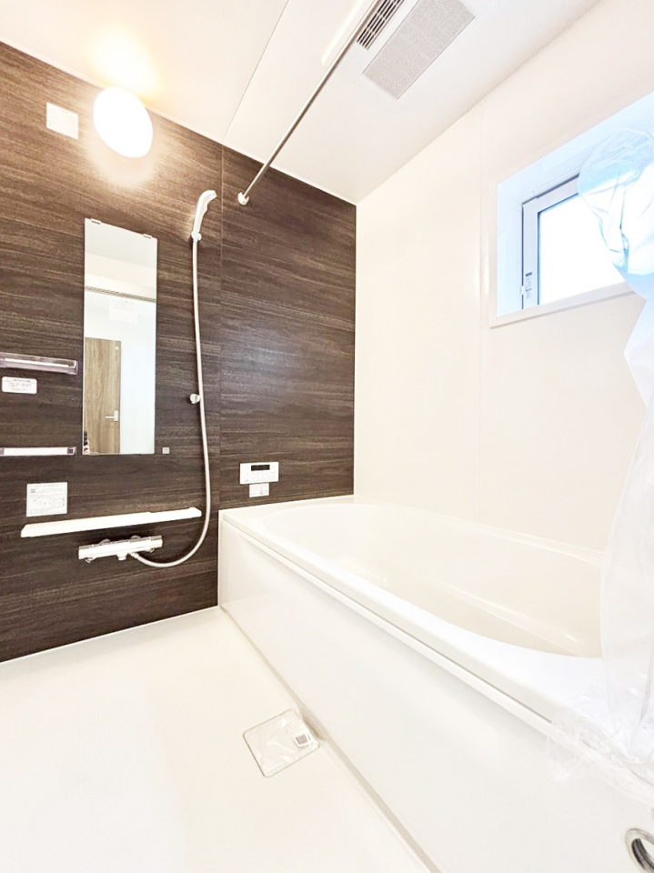 ���� ����̔�������Ă���閾�邢�������̂���o�X���[��