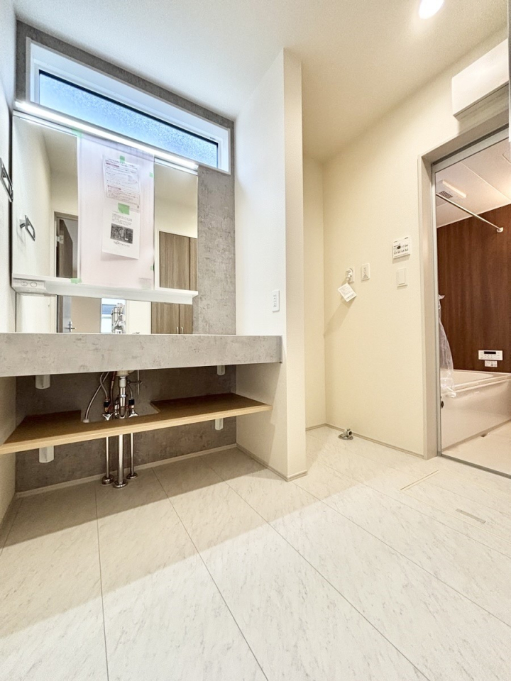 ���ʑ�E���ʏ� ���邢���ʏ��͖����̐g�x�x���y�����ł����Ⴂ�����ł��B