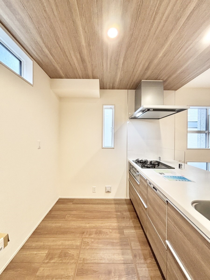 �L�b�`�� ��Ƃ肠��L�b�`���ł͂��Ƒ��Ɗy�������������ł��܂��B