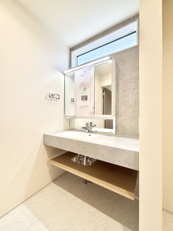 ���ʑ�E���ʏ� �傫�����₷���O�ʋ��Ő�����������ʑ�́A�g�����Ȃ݃`�F�b�N�┧�̂������ɂ������߂ł��B 