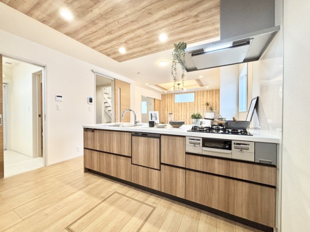 �L�b�`�� ���������Ȃ���ł����Ƒ��Ƃ̉�b���y���߂�ΖʃL�b�`��