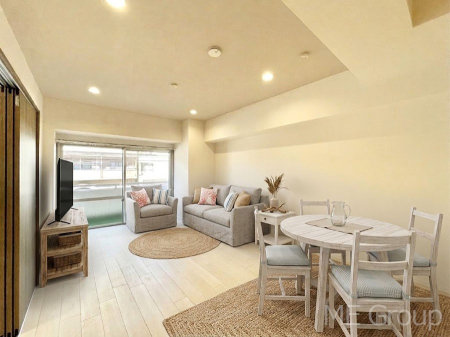 ���r���O �傫�ȑ����炽���Ղ�̗z���ƕ����������郊�r���O�@���Ƌ��CG�ł�