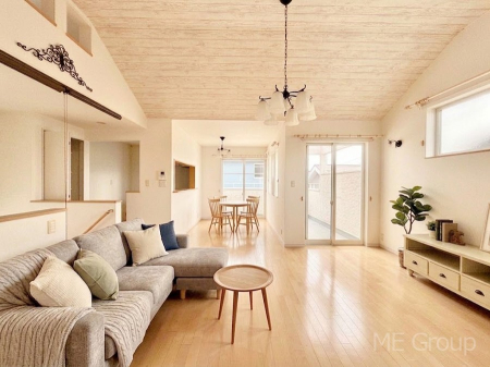 ���r���O ���Ƒ��̓��₩�Șb�����ŕ�܂�閾�邢���r���O  ���Ƌ��CG�ł��@