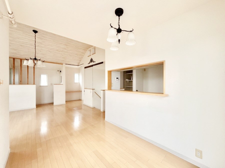 ���r���O �Ƒ��c���̎��Ԃ����������Ȃ��났�̃��r���O�_�C�j���O�B   �@