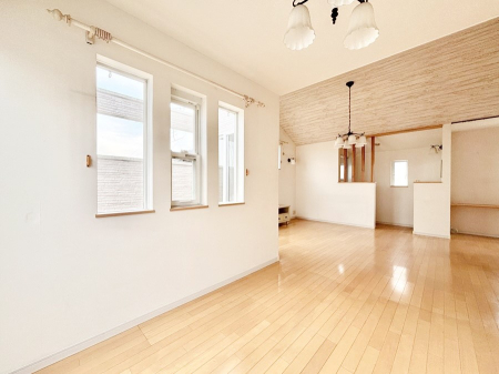 ���̑����� �Ƒ������R�ƏW�܂�e���̃X�y�[�X�ɂȂ肻���@