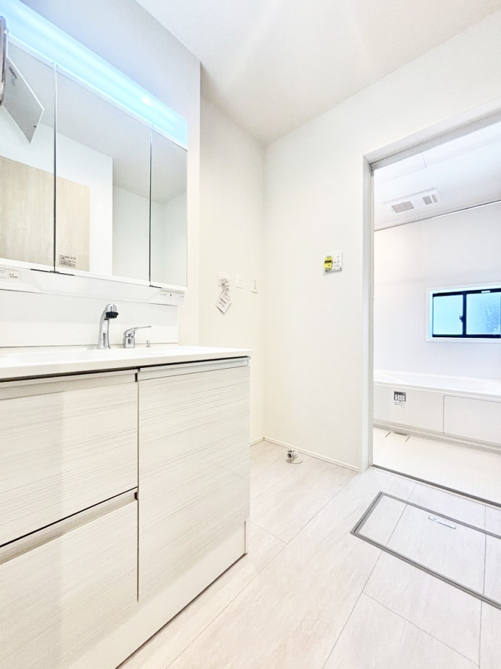 ���ʑ�E���ʏ� �������̂�����K��Ԃł��B�����̐g�x�x���C�����ǂ����g�������܂��B 