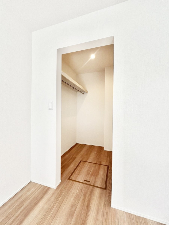 ���̑� �ߗނ��n���K�[�Ɋ|�����܂܎��[�ł���WIC�B�ߗނ̐������ڂ����₷���ĕ֗��ł��I