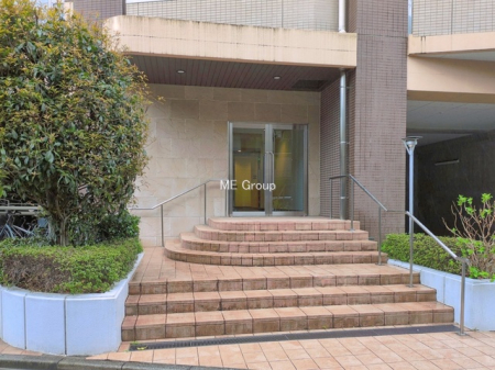 �G���g�����X -