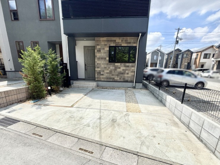  �����Ɍ������Ȃ����ԃX�y�[�X�B