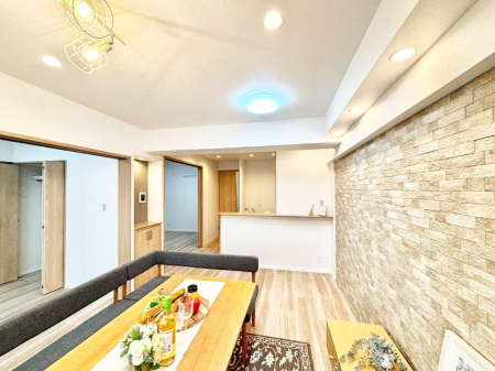 ���̑����� �Ƒ������R�ƏW�܂�e���̃X�y�[�X�ɂȂ肻��  