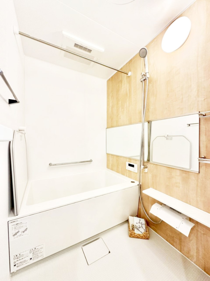 ���� ����̔�������Ă���閾�邢�������̂���o�X���[��