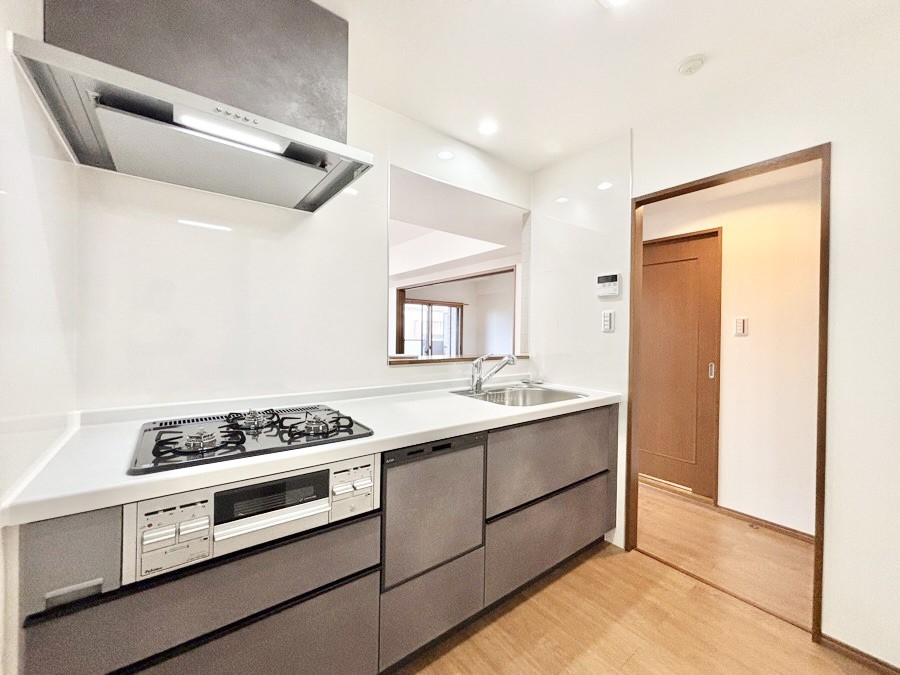 �L�b�`�� ���������Ȃ���ł����Ƒ��Ƃ̉�b���y���߂�ΖʃL�b�`��