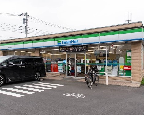 ���ӊ� �R���r�j 210m �t�@�~���[�}�[�g ���n�x�m����X