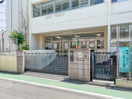 ���ӊ� ���w�Z 300m ���旧����܏��w�Z