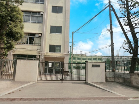 ���ӊ� ���w�Z 130m ���旧�����O���w�Z