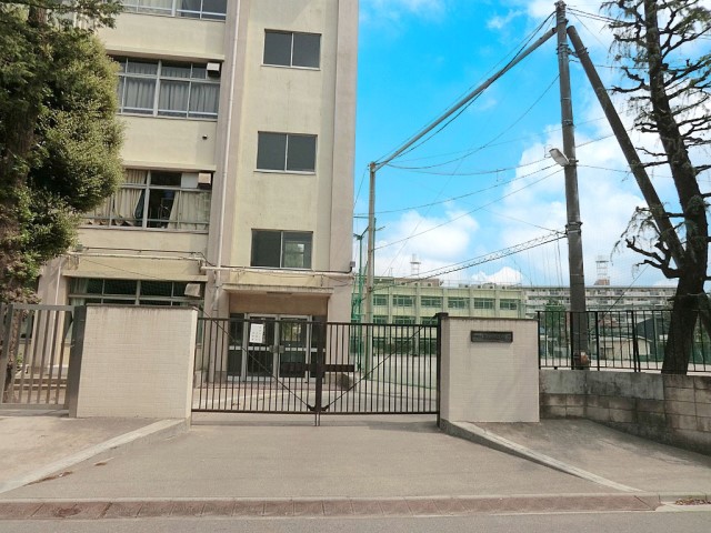 ���ӊ� ���w�Z 130m ���旧�����O���w�Z