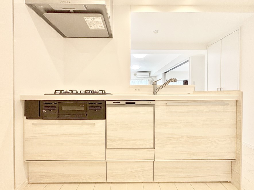 �L�b�`�� �������������I�ɁA�y�����I�V�X�e���L�b�`��