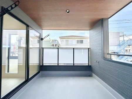 �o���R�j�[ �C���i�[�o���R�j�[�Ȃ̂ŉJ�ł����󕨂����������o���āA���ʂ�������̂Ŋ������ǂ��A�������X�y�[�X�Ƃ��ďd�󂵂܂��B 