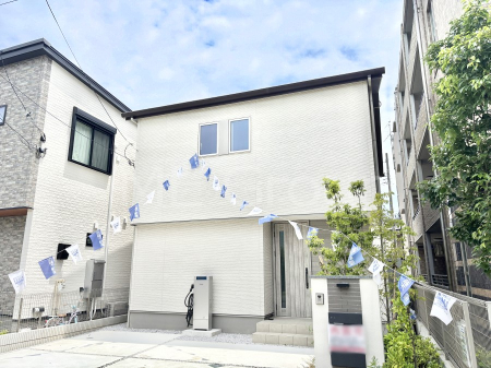 ���n�O�ώʐ^ �����Ղ�̗z���ƊJ�����ɕ�܂�閾�邢�Z�܂�  