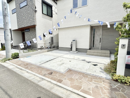  �����Ɍ������Ȃ����ԃX�y�[�X�B