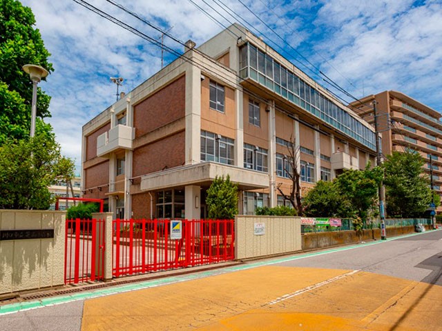 ���ӊ� ���w�Z 130m ����s���œ쏬�w�Z