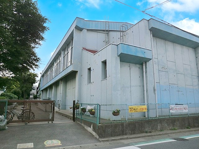 ���ӊ� ���w�Z 990m �x�m���s�����J���w�Z