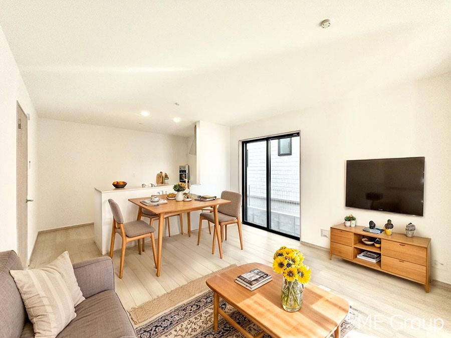 ���r���O ���Ƒ��̓��₩�Șb�����ŕ�܂�閾�邢���r���O  ���Ƌ��CG�ł�