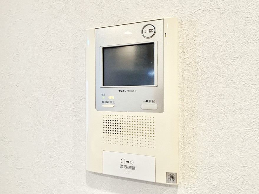 ���̑����� TV���j�^�[�t�C���^�[�t�H�����t���Ă��ăZ�L�����e�B�[��  