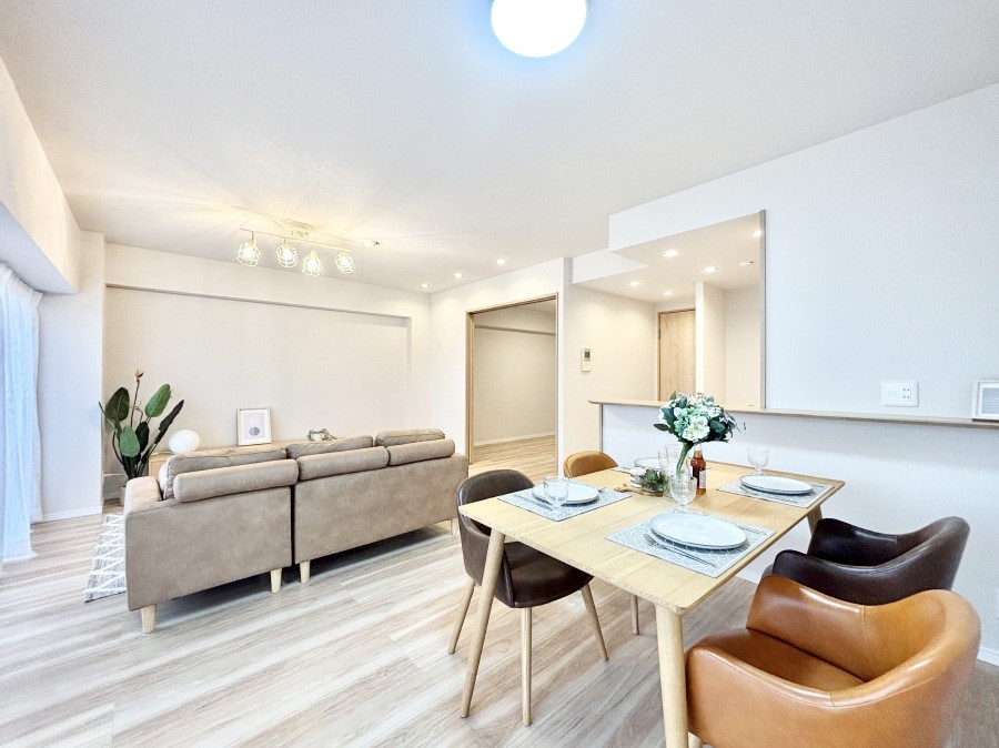 ���r���O �������������͋C�̂k�c�j�͉Ƒ��݂�Ȃ̉��K��ԁ@