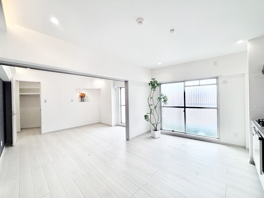 ���̑����� �אڂ̗m�����J������Ƃ���ɍL�X