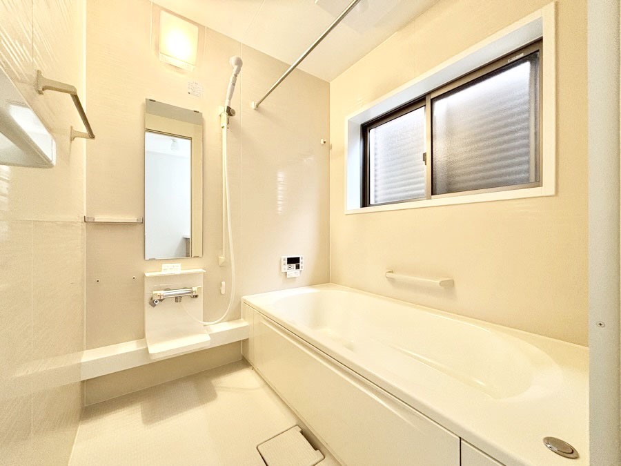 ���� ����̔�������Ă���閾�邢�������̂���o�X���[��