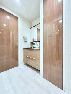 ���ʑ�E���ʏ� ������������ʉ��ώ��Œ��̐g�x�x�����K  