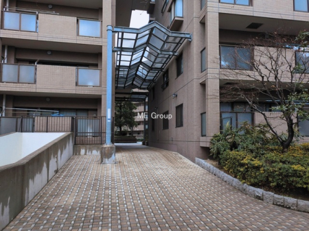 �G���g�����X -