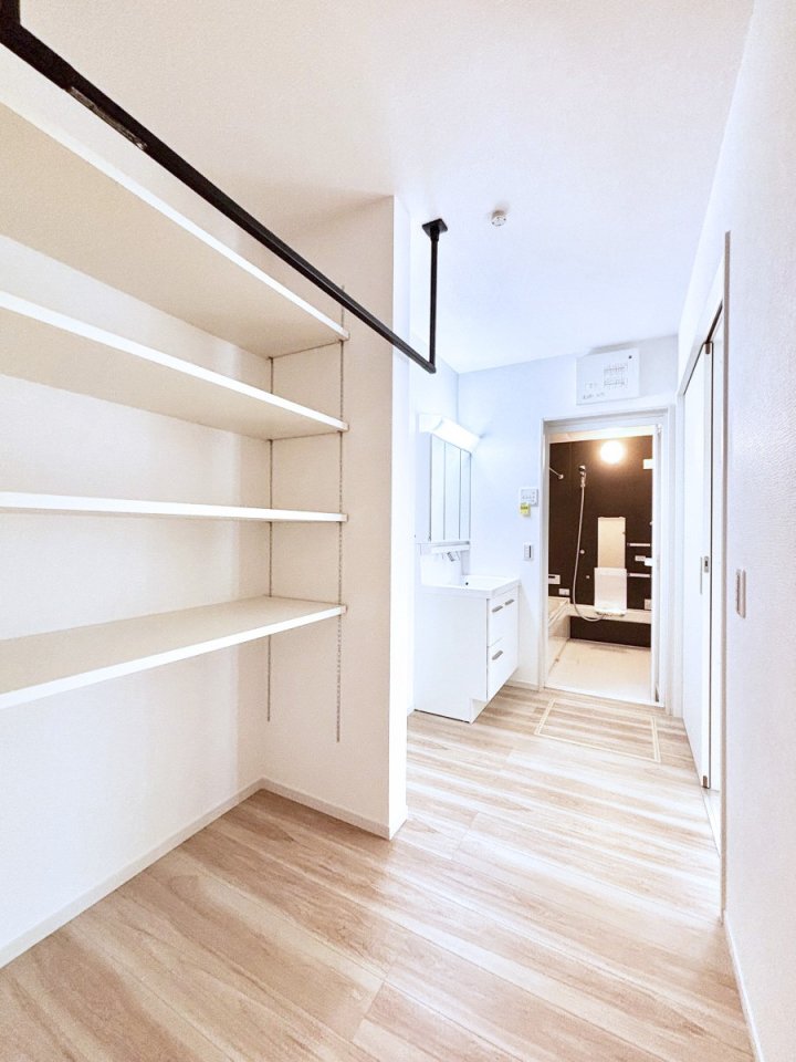 ���̑� �^�I������ʗp��̃X�g�b�N�ނ�u����֗��ȉ��I�⎺�������������Ă��܂��B