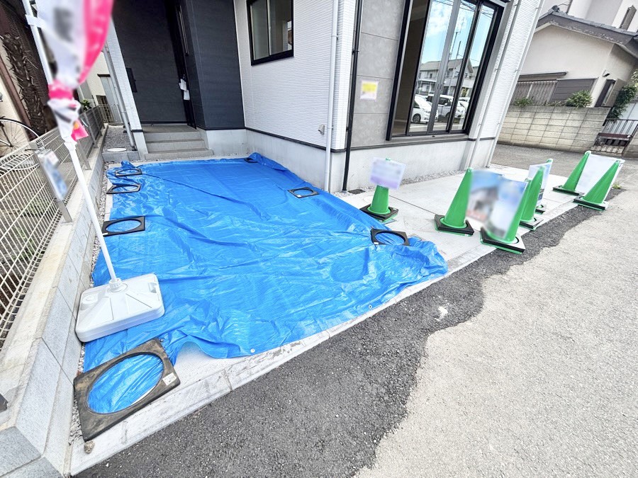  2��i�Ԏ�ɂ��j���ԉI���Ƒ��݂�Ȃ̎��]�Ԃ��u����L�X�J�[�X�y�[�X�B