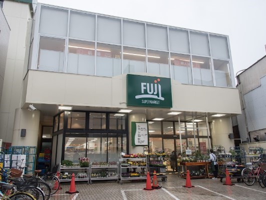 ���ӊ� �X�[�p�[ 800m FUJI �p��X