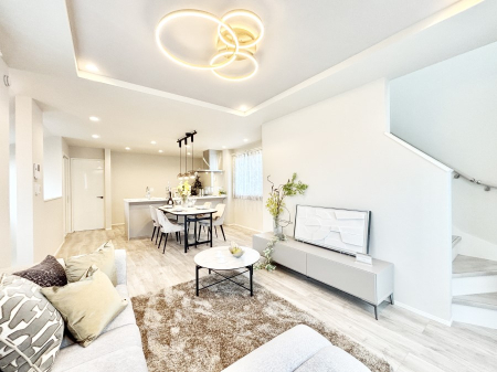 ���̑����� �Ƒ������R�ƏW�܂�e���̃X�y�[�X�ɂȂ肻��