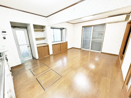 ���r���O �傫�ȑ����炽���Ղ�̗z���ƕ����������郊�r���O��CG���H��