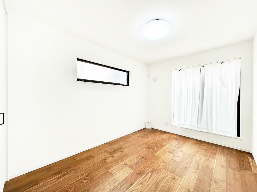 ���̑����� �o���R�j�[���J�������v���X���Ă����m��