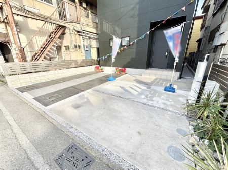  �����Ɍ������Ȃ����ԃX�y�[�X�B