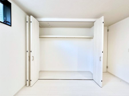 ���[ �m���̃N���[�[�b�g�B���s��������̂Ō���̈ߗނ�����������܂�܂��B