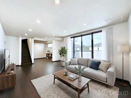 ���r���O �傫�ȑ����炽���Ղ�̗z���ƕ����������郊�r���O�@���Ƌ��CG�ł�  