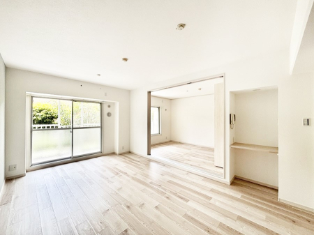 ���̑����� ���邢�z���������A�����̕��͋C�ɖ��������_�C�j���O�B   