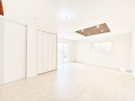 ���r���O �܏�V�䂪���r���O�ɊJ�������v���X�I�Ƒ��݂�Ȃ�������芰���܂��B