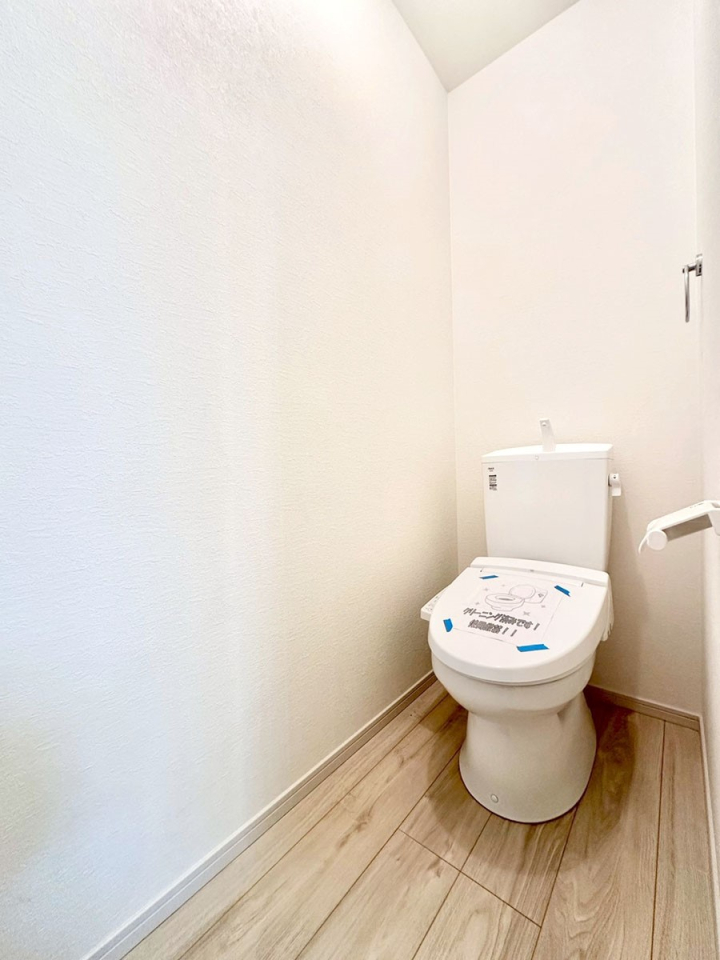 �g�C�� �g�C����1�K��2�K���ꂼ��ɔz�u����Ă��ĂƂĂ��֗��ł��B 