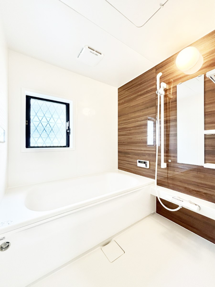 ���� ����̔�������Ă���閾�邢�������̂���o�X���[��