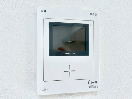 ���̑����� TV���j�^�[�t�C���^�[�t�H�����t���Ă��ăZ�L�����e�B�[��  