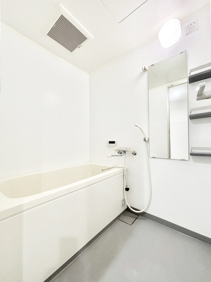 ���� ����̔�������Ă���閾�邢�������̂���o�X���[��