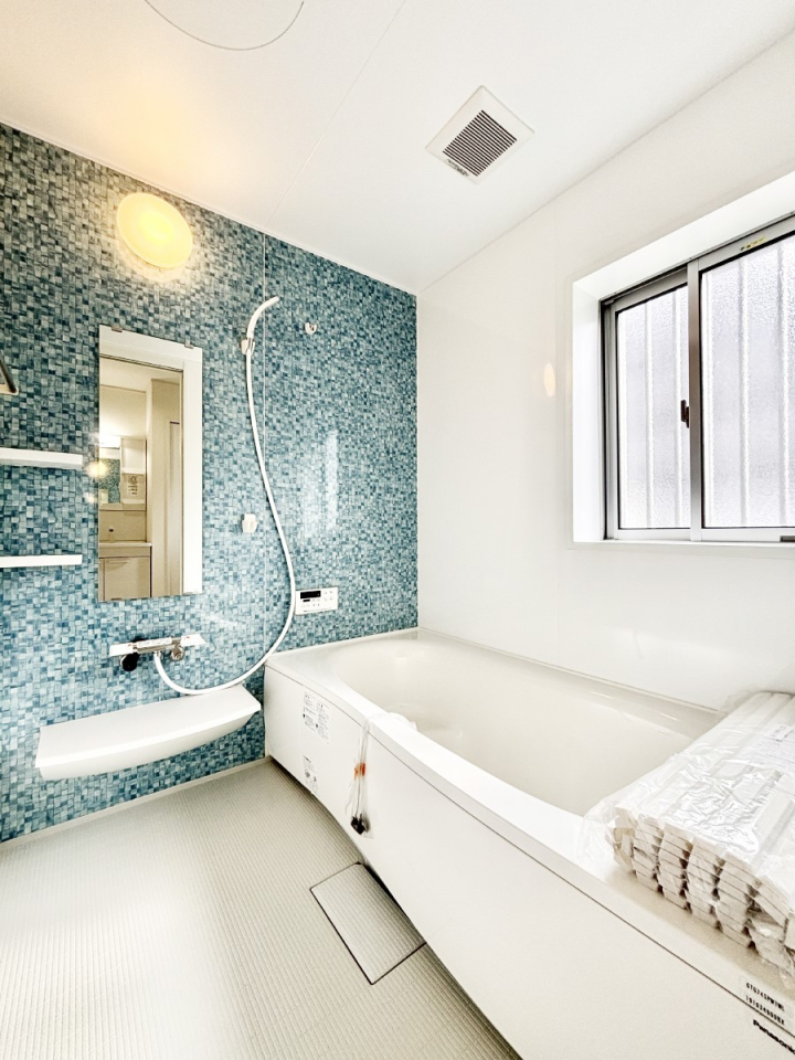 ���� ����̔�������Ă���閾�邢�������̂���o�X���[��