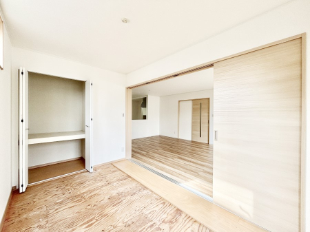 ���̑����� ���r���O�אڂ̘a���͖����̕�炵�ɖ����ƈ��炬�������炵�Ă���܂�